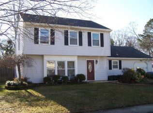 5 Standish Dr, Howell, NJ 07731