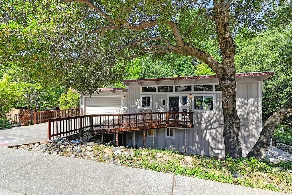252 Forest Ct photo 1