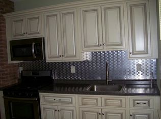 600 Throop St APT 1, Dunmore, PA 18512