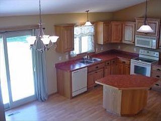 3rd image of 1110 Parkwood Loop
