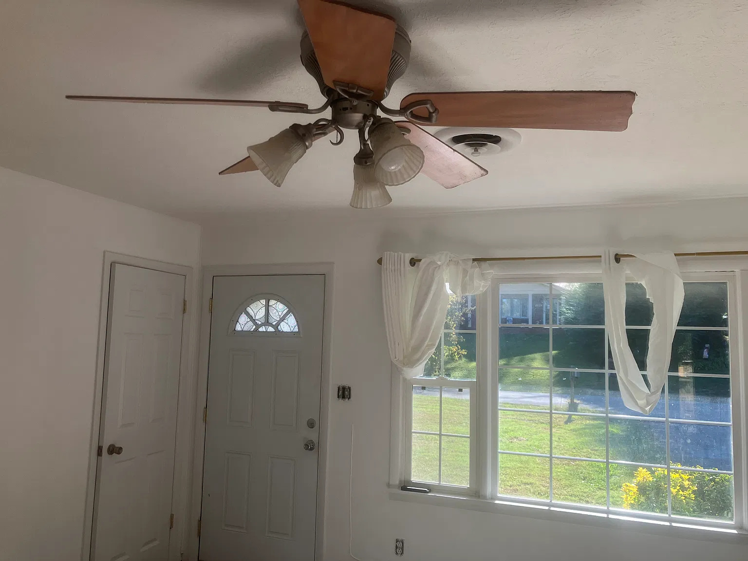 3 bed, 1368 sqft, $1,100 — Photo 4