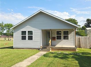 404 W Buffalo St, Girard, KS 66743