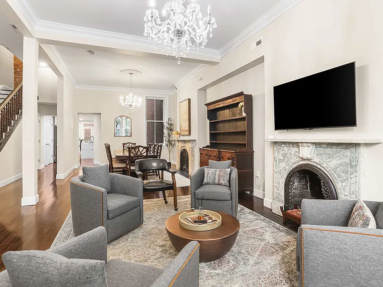 327 E Capitol St SE #2 — Photo 4