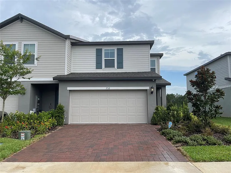 732 Legacy Dr — Photo 1