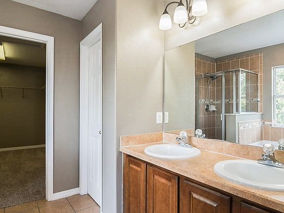 3rd image of 5016 Gandross Ln
