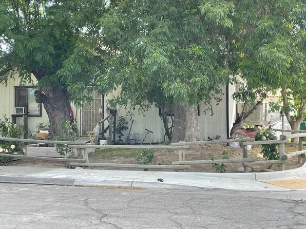 892 S 2nd St, Kerman, CA 93630