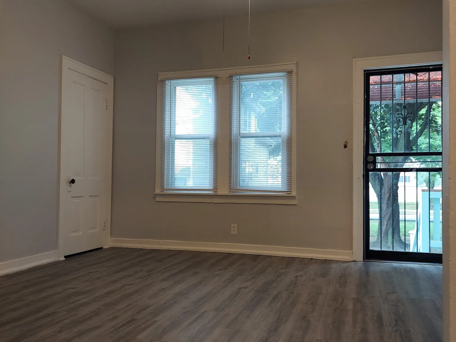 2 bed, 900 sqft, $1,250 — Photo 3
