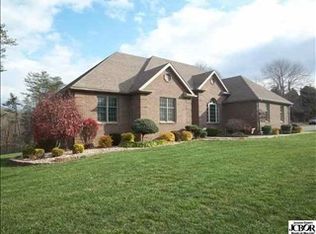 8179 Persimmon Lake Dr, Seymour, IN 47274