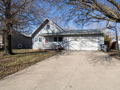 13 S Walnut Grove Dr, Emporia, KS, 66801