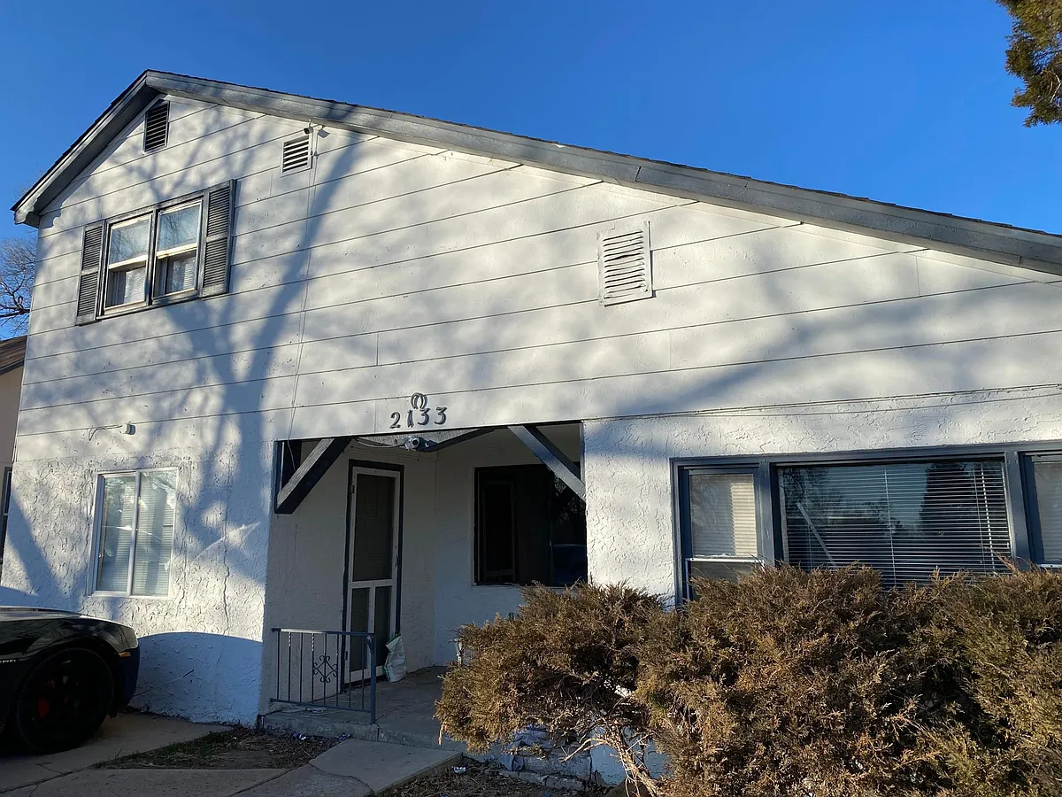 Building Photo - 2133 E 11th St