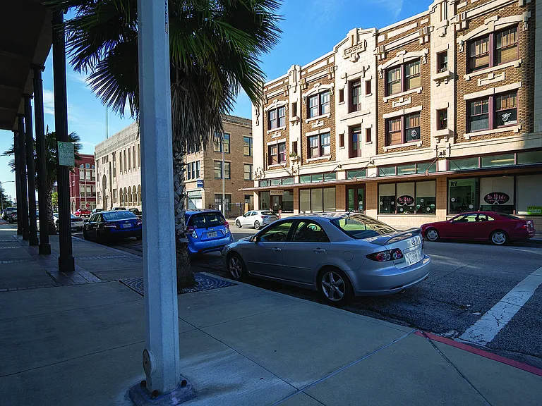 2101 Church Street — Photo 87