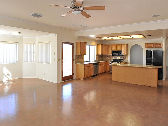4th image of 7951 N Wade Springs Dr
