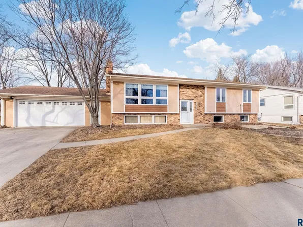 2309 S Stephen Ave, Sioux Falls, SD 57103