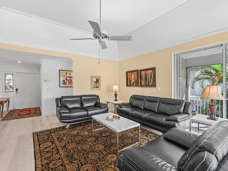 664 Forsyth St — Photo 10