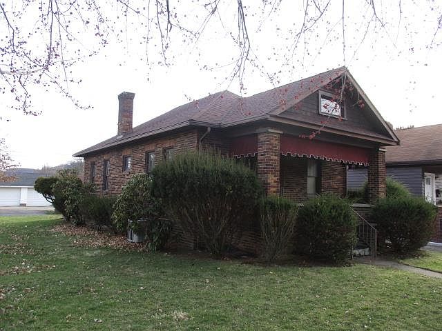 1st image of 207 Lee St