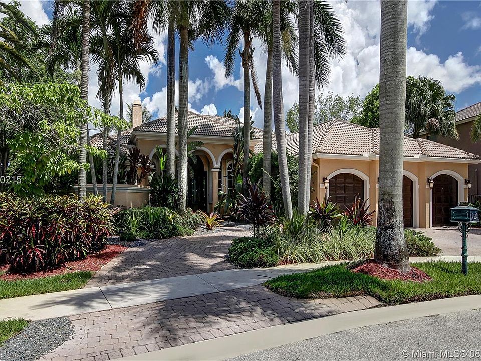 1st image of 2539 Montclaire Cir