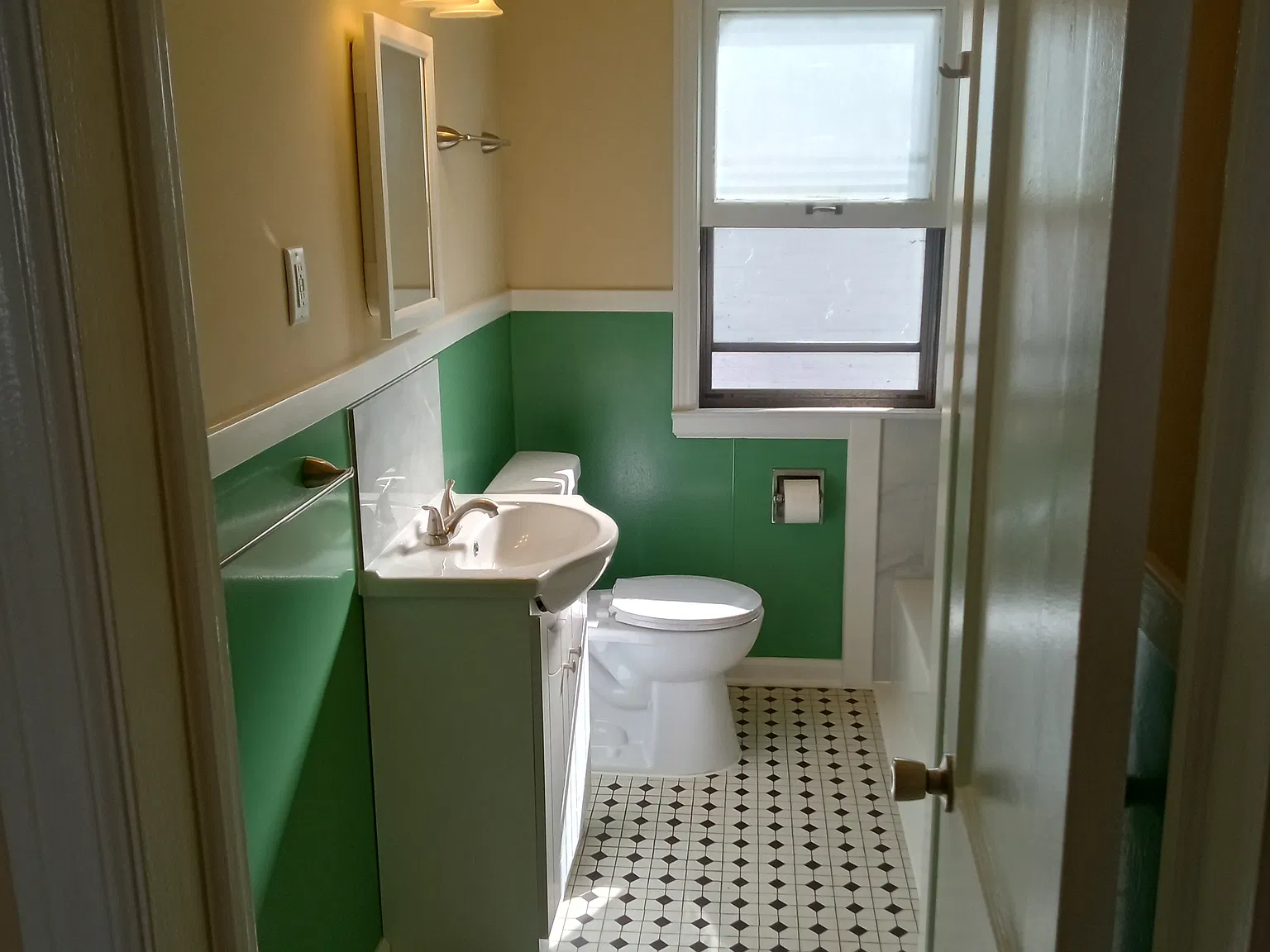 2 bed, 728 sqft, $1,320 — Photo 4