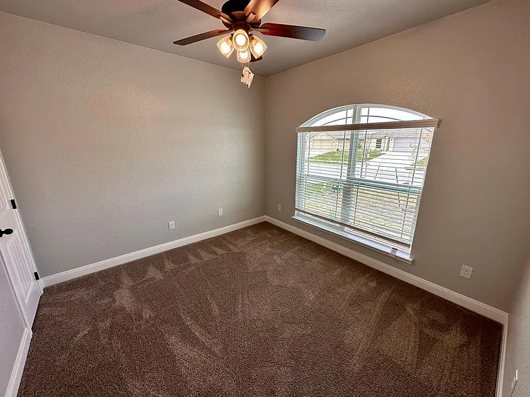 1615 Sideoats Ln — Photo 7