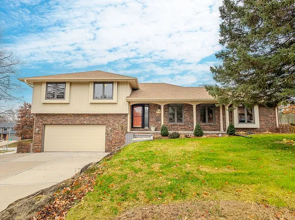 1747 NW 102nd St, Clive, IA 50325