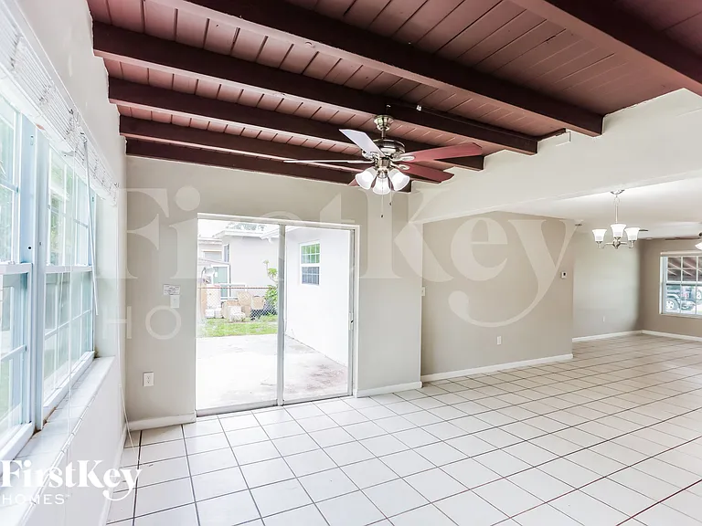 7231 McArthur Pkwy — Photo 6
