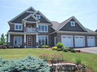 366 Coastal View Dr, Webster, NY 14580