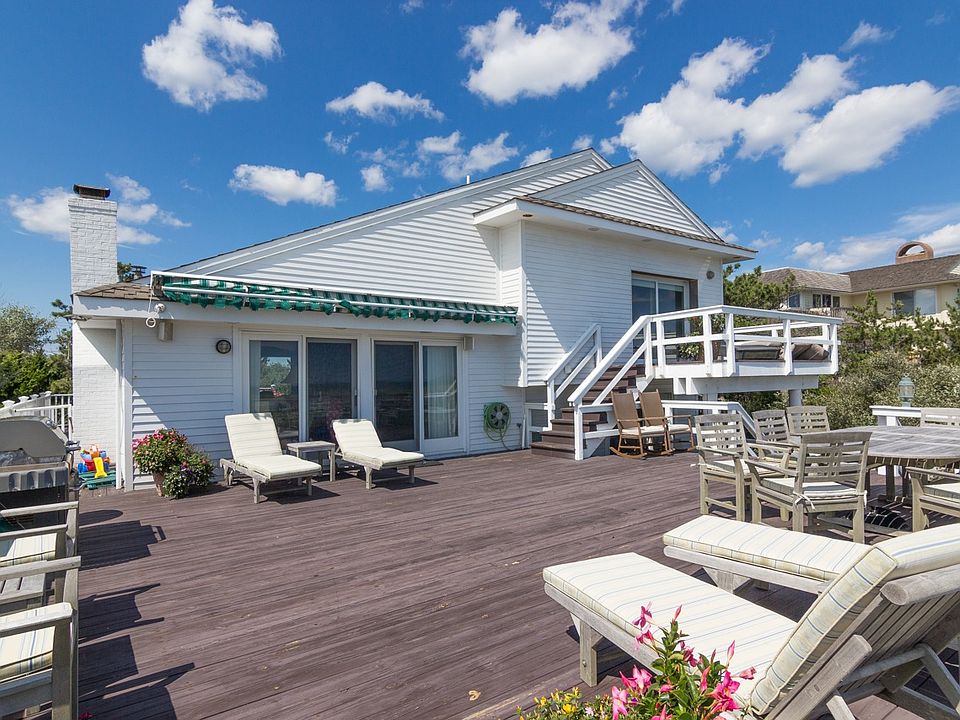 2nd image of 67 Dune Rd