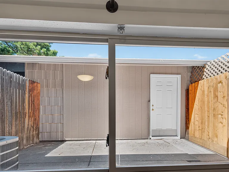 1434 Hover St #2 — Photo 25
