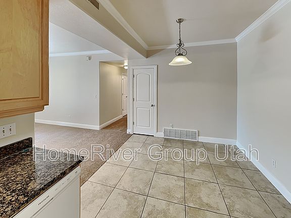 4th image of 151 S Pleasant Grove Blvd Unit 7