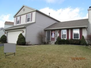108 Canton Ln, Streamwood, IL