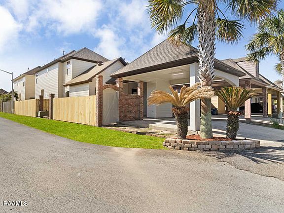 3rd image of 112 Coconut Grove Cir