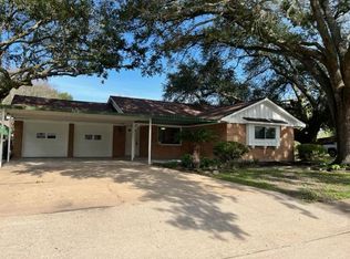 13602 Lynnwood Ln, Sugar Land, TX 77498
