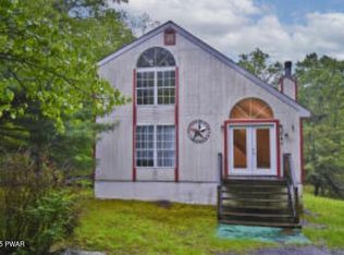 540 Hummingbird Ct, Bushkill, PA 18324