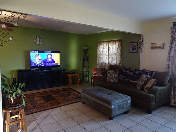 3rd image of 422 E 50th St