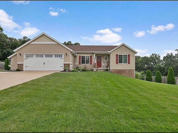 692 Reece Ct SE