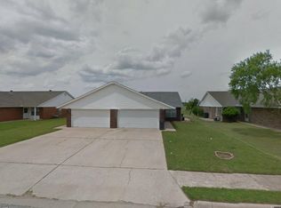 2205 W Roselawn St #2205, Rogers, AR 72756