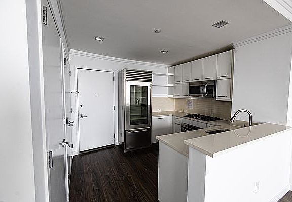 3rd image of 635 W 42nd St APT 44B