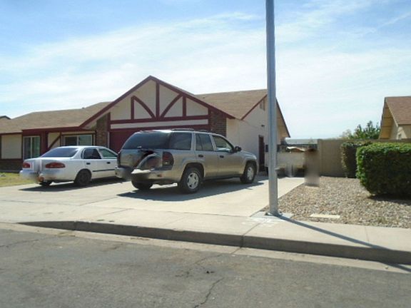 2nd image of 6211 E Fairfield St