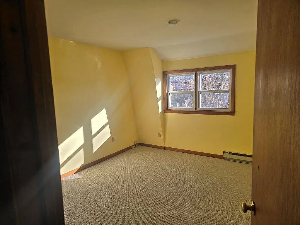 1 bed, 1.0 bath, 576 sqft, $1,300 — Photo 3