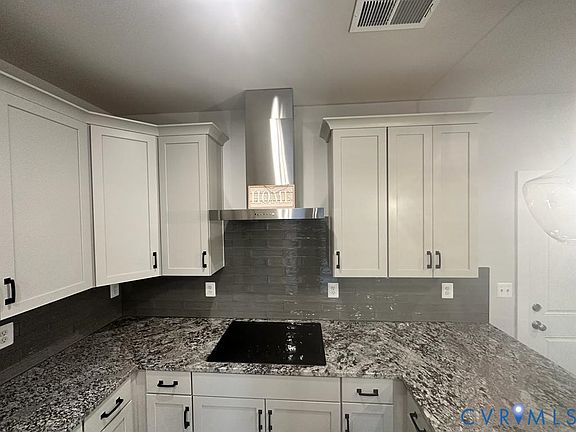 4th image of 579 Hazel Pl #A