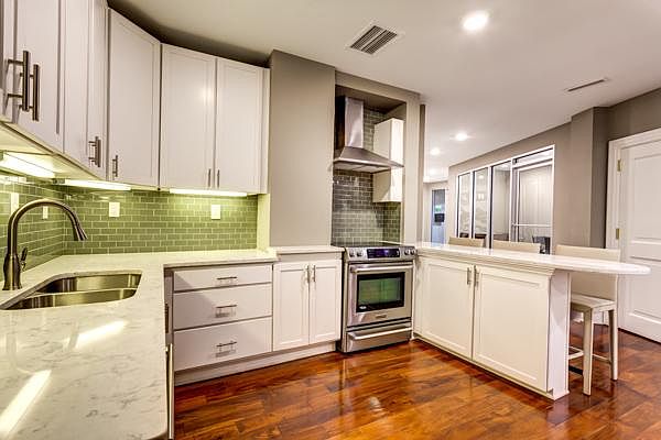 1st image of 345 Granby St #5cykwutz2