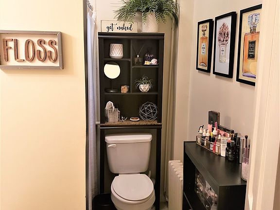 5th image of 126 E Market St #3