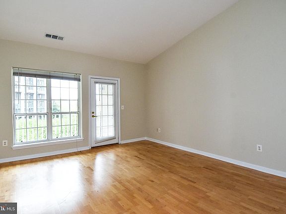 2nd image of 4551 Strutfield Ln APT 4422