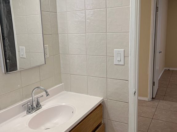 2nd image of 529 S Montebello Blvd APT E