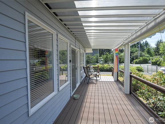 5th image of 558 Meadow Avenue NE