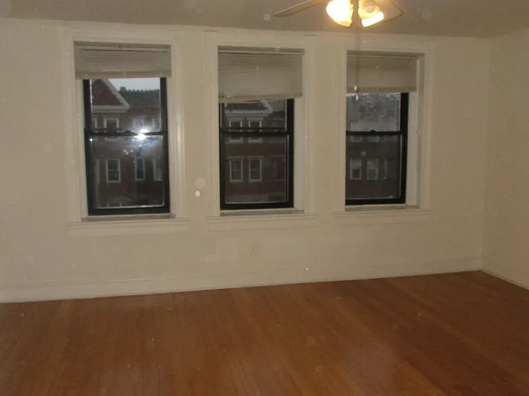 2824 Saint Paul Street — Photo 8