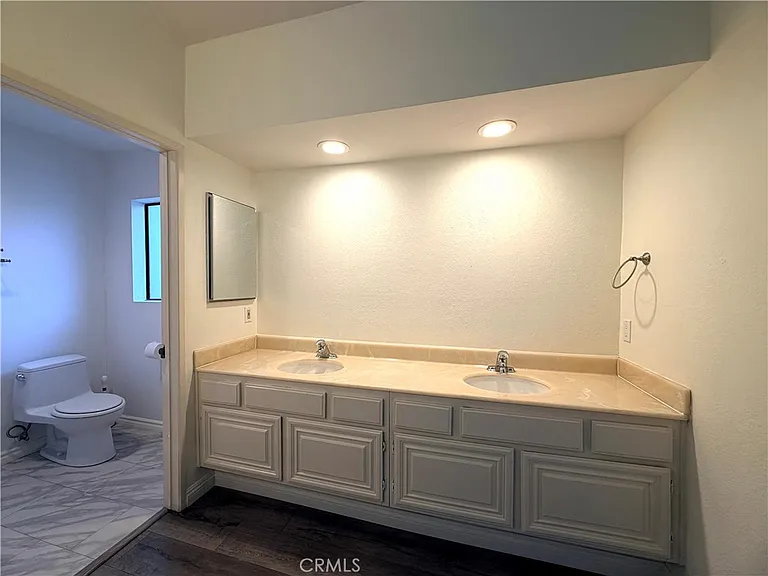 1000 E California Blvd #301 — Photo 8