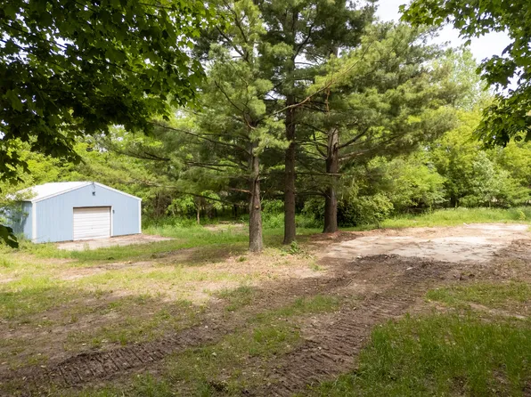 41756 24th Ave, Bloomingdale, MI 49026