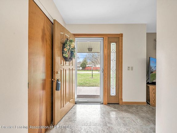 3rd image of 12484 Madonna Dr