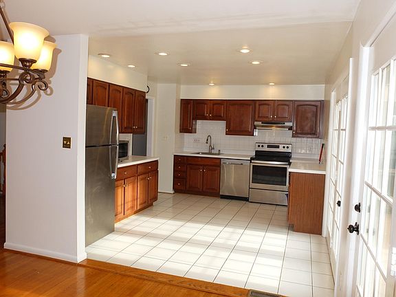 3rd image of 6445 Dryden Dr