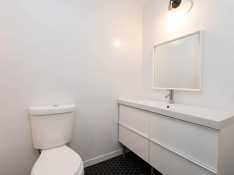3933 Marathon St #104-B — Photo 12